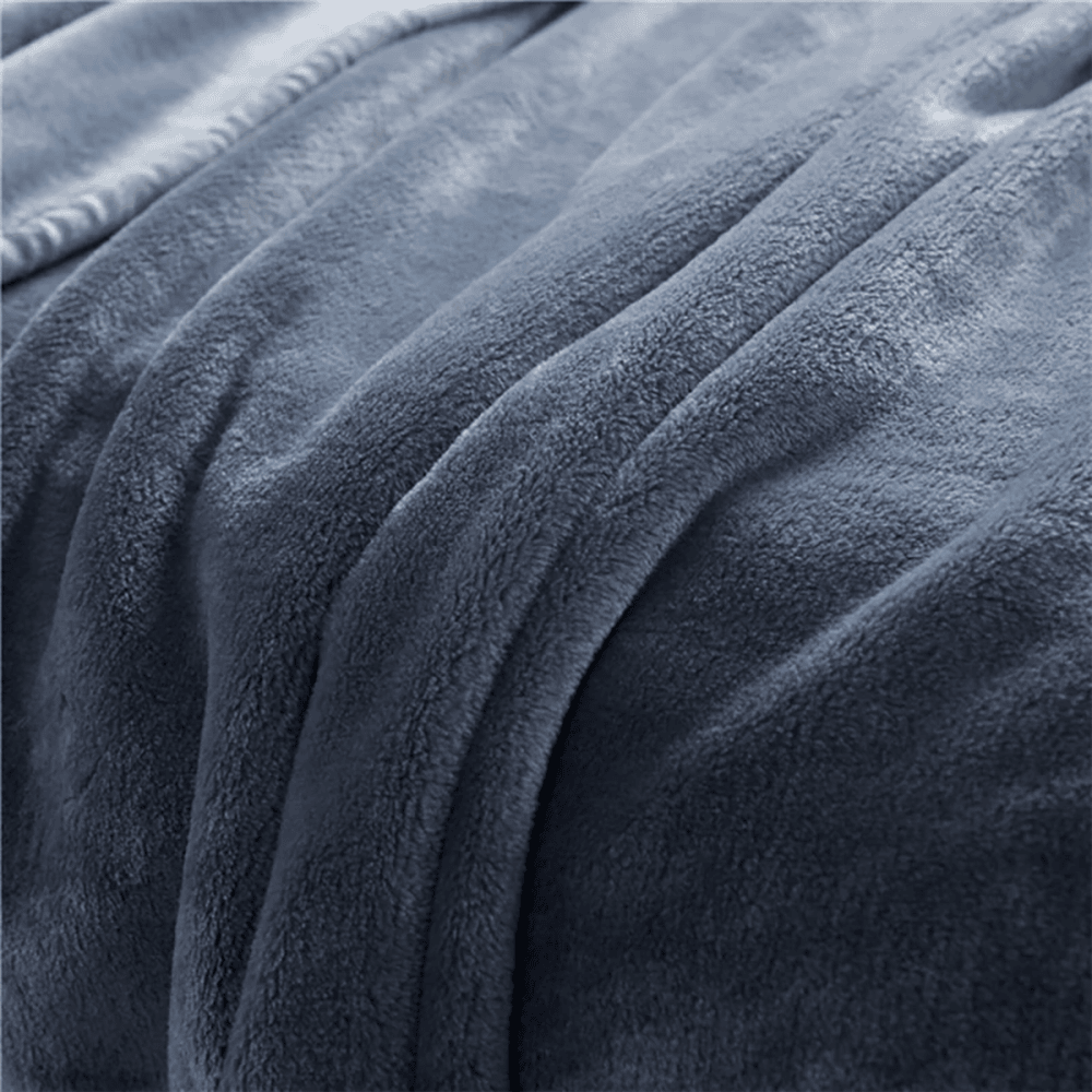 Ultra Soft & Cozy Fleece Blanket – Grey — view 3