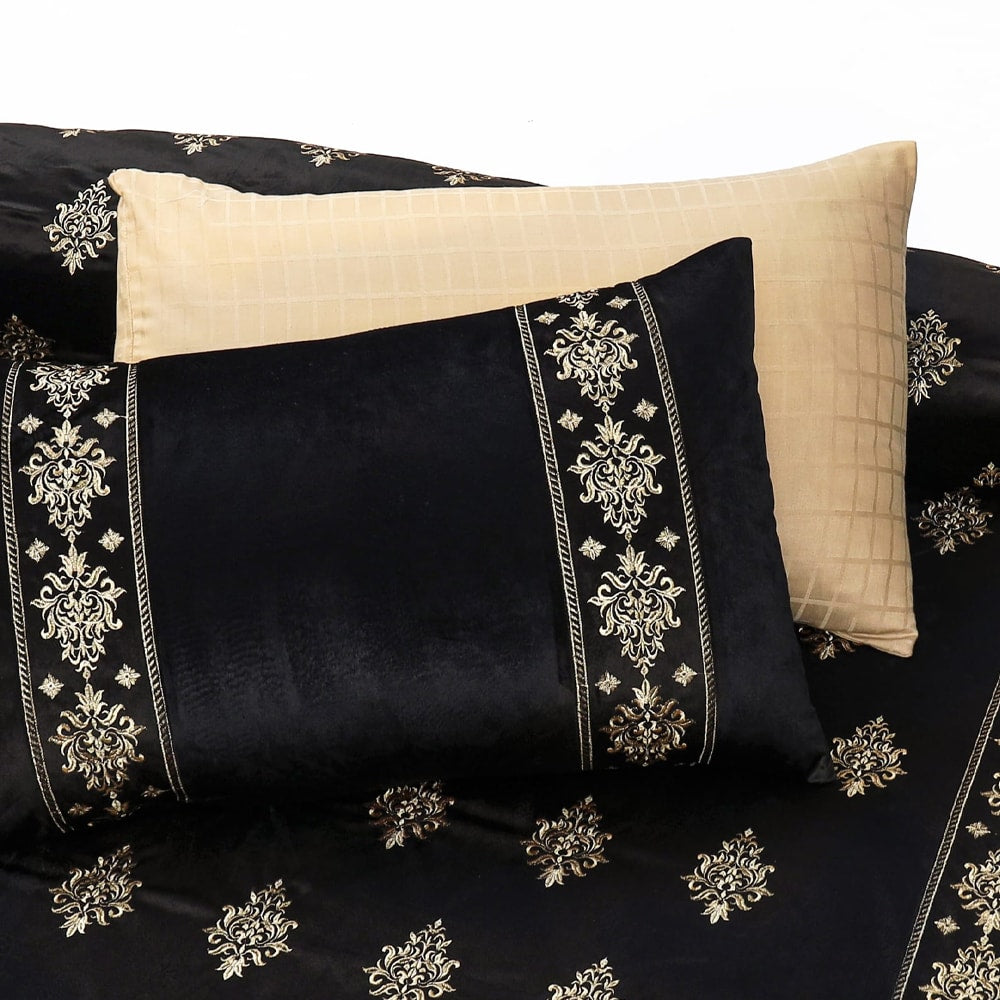 8 Pcs Bridal Velvet Bed Sheet Comforter Set – Black — view 2