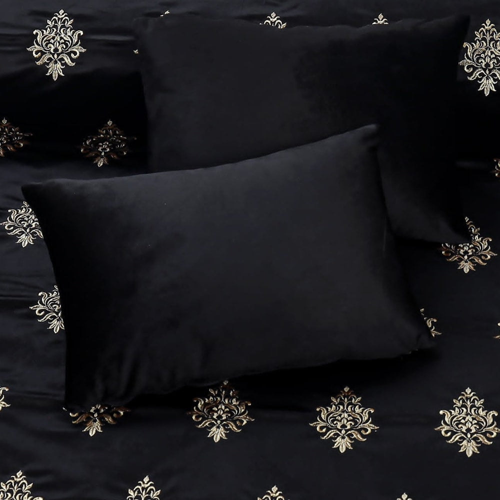 8 Pcs Bridal Velvet Bed Sheet Comforter Set – Black — view 4