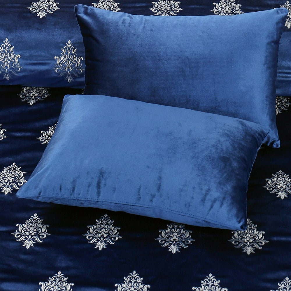 8 Pcs Bridal Velvet Bed Sheet Comforter Set – Blue — view 4