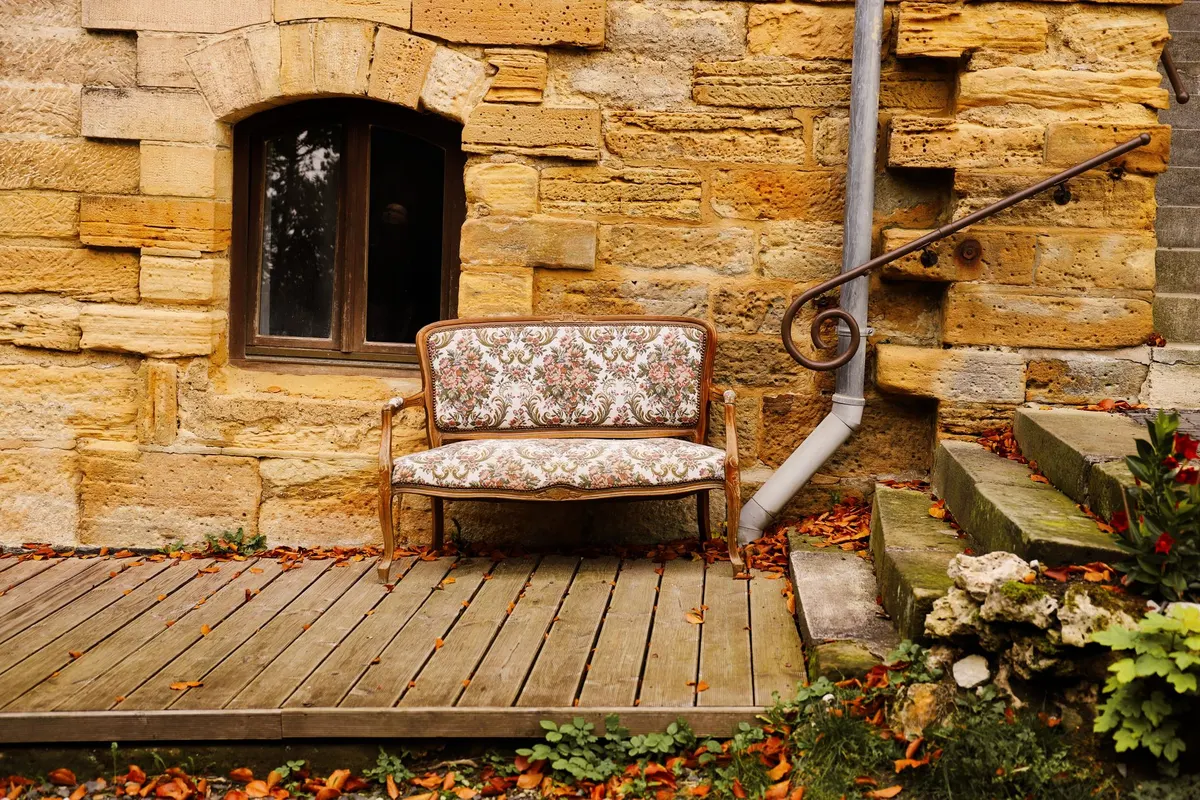 Old sofa before restoration — Cheena, Rawalpindi